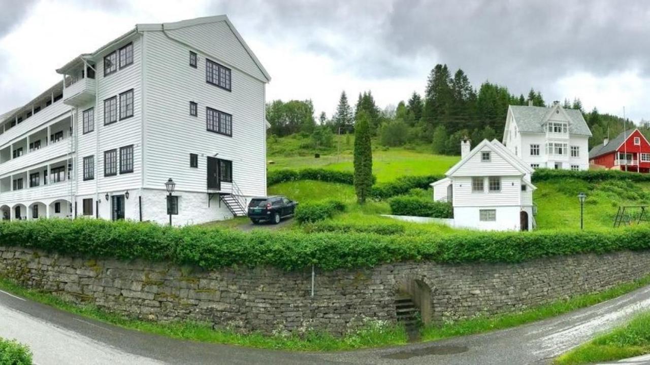 Lilandtunet Gjestgiveri Liland  Luaran gambar